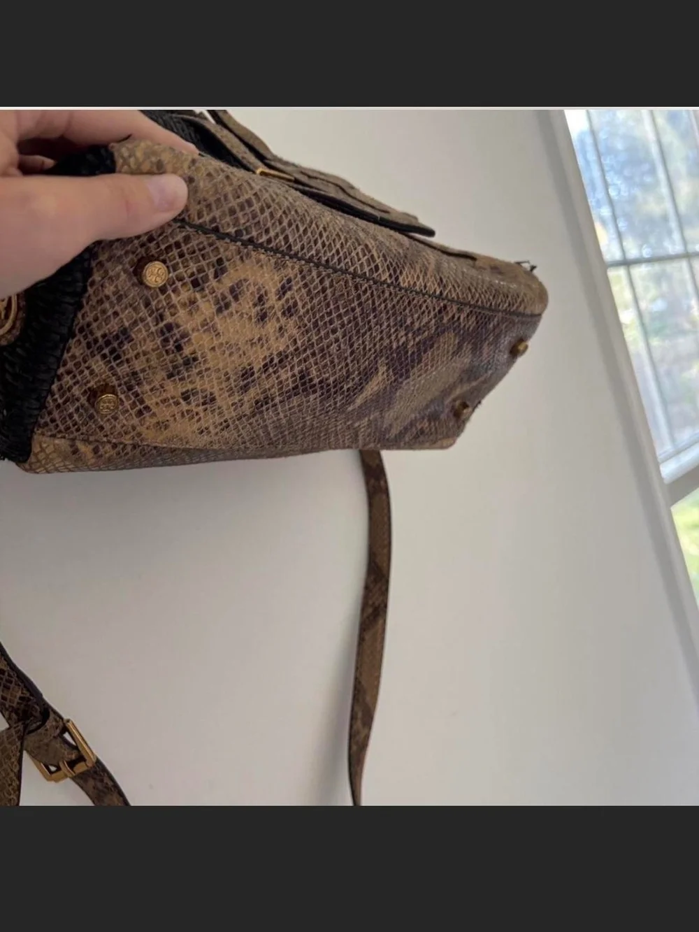 Tory Burch Black and Beige Snake-Trim Raffia Structured Satchel Handbag - Picture 4 of 6